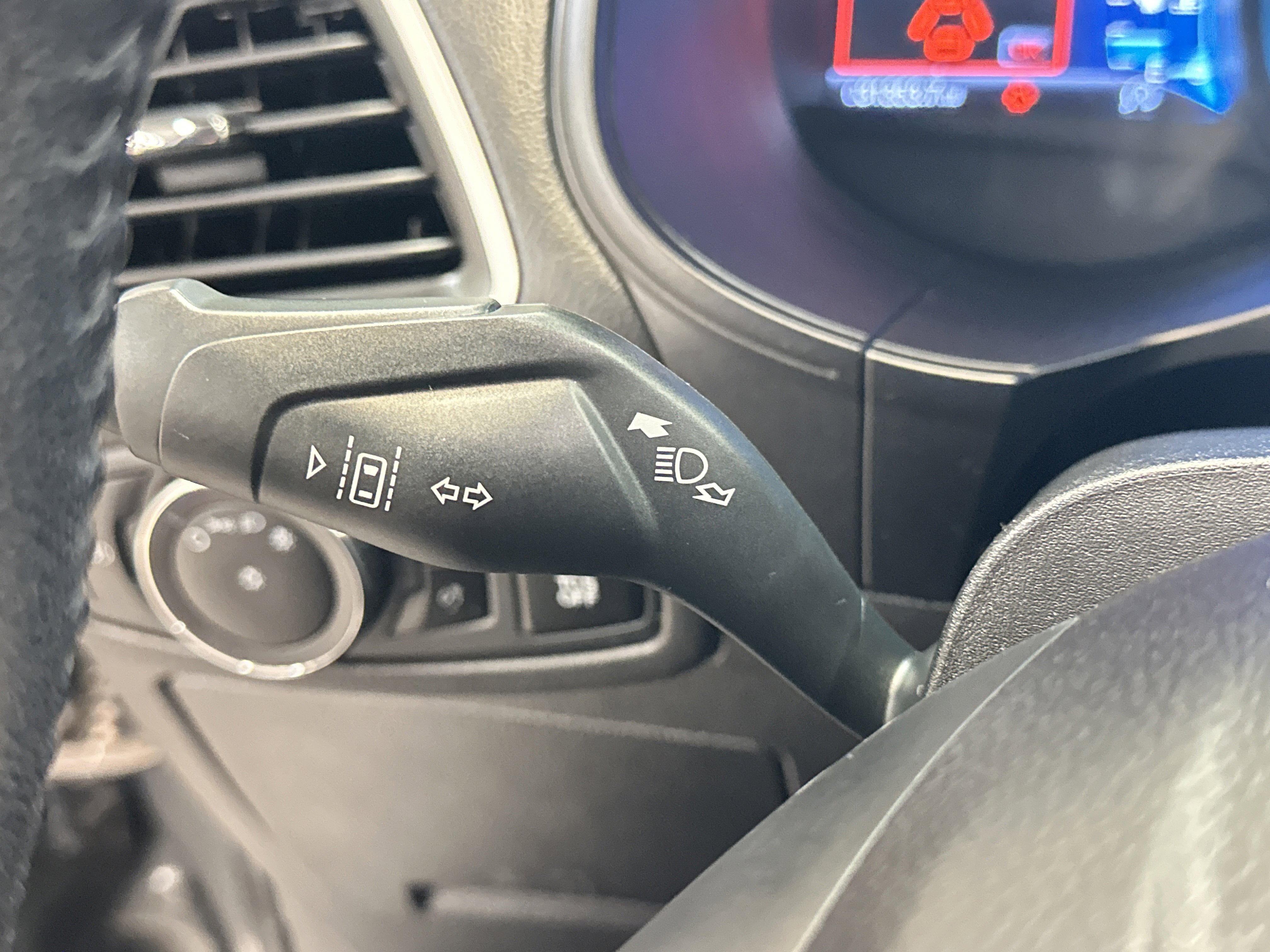 Used 2023 Ford Edge SEL w/ Convenience Package image 35