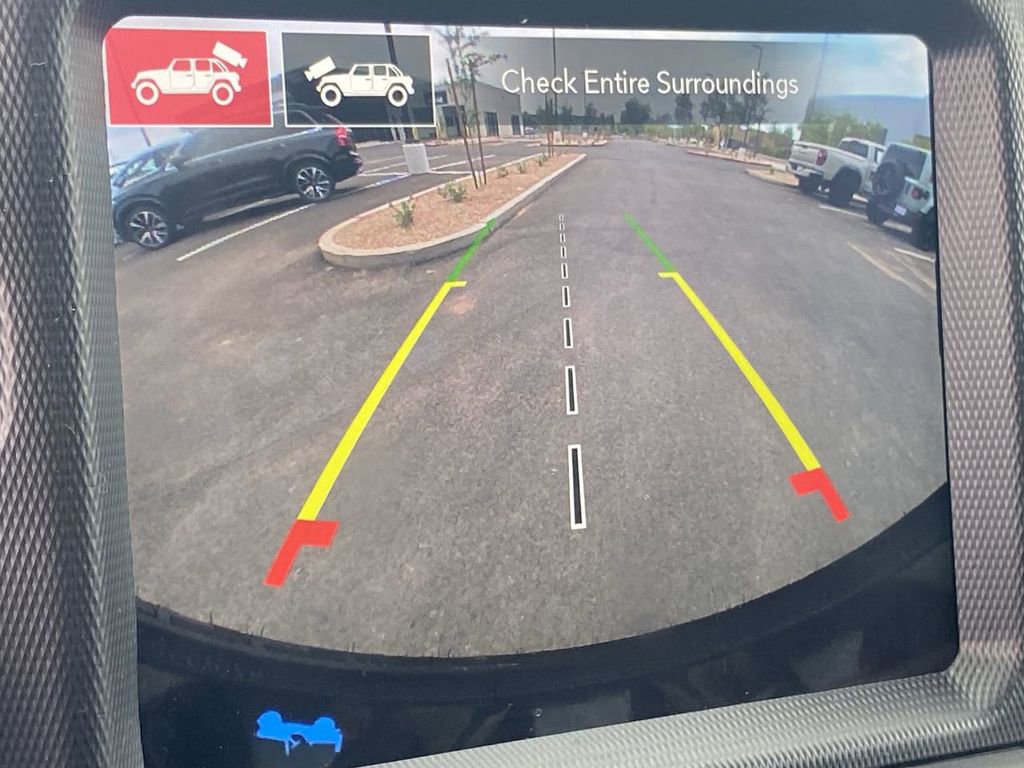 Used 2023 Jeep Wrangler Unlimited Sahara w/ Cold Weather Group AWD/4WD image 11