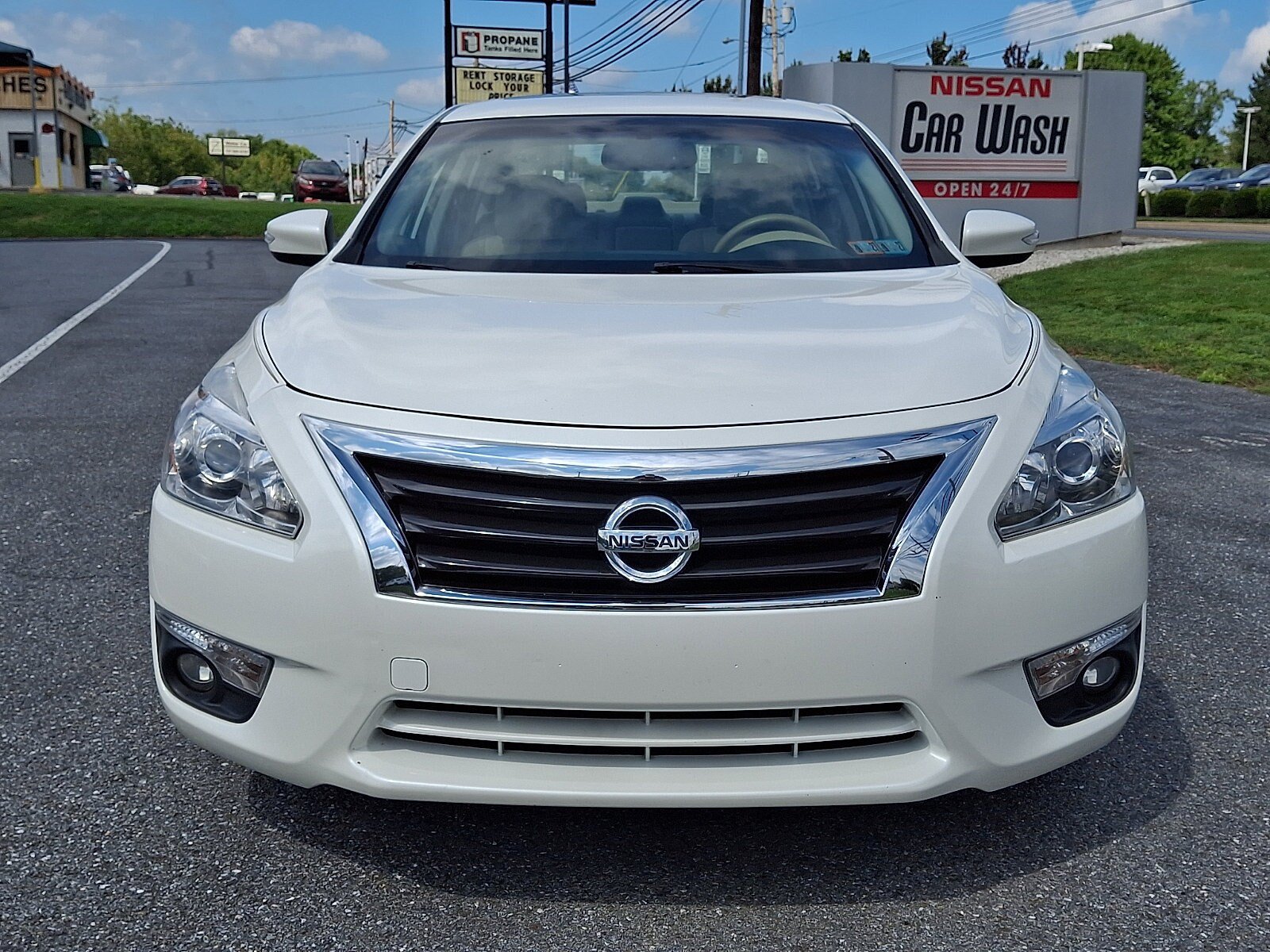 Used 2014 Nissan Altima 2.5 SL w/ Technology Package FWD image 2