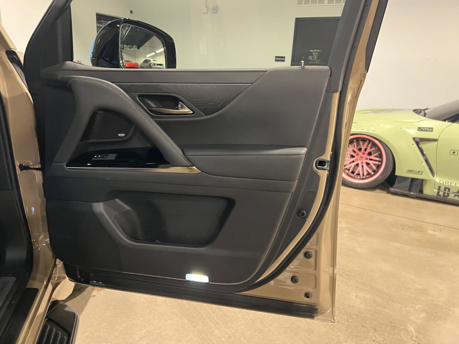 Used 2025 Lexus LX 700h Overtrail image 44