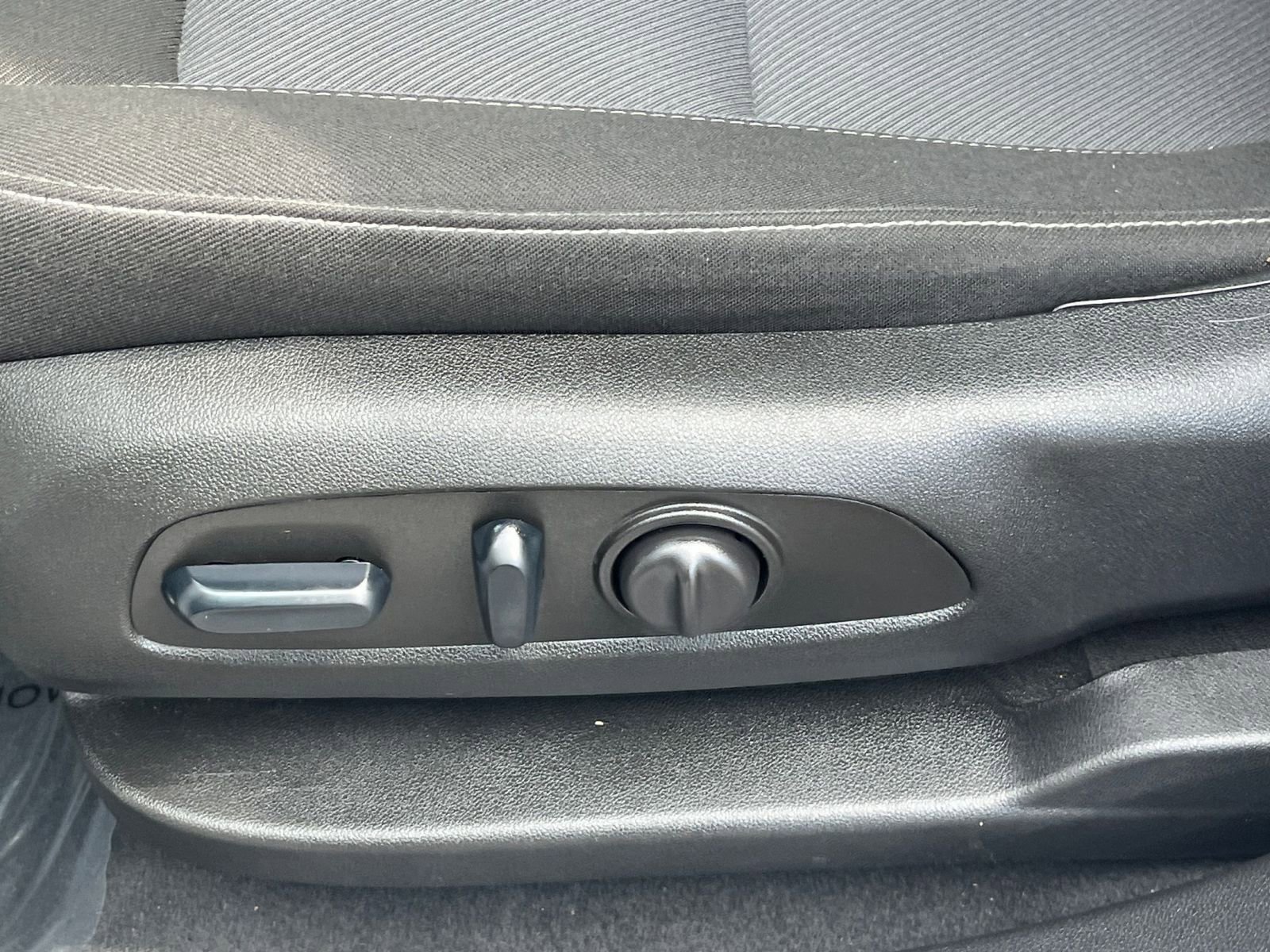 Used 2025 Chevrolet Blazer LT image 22