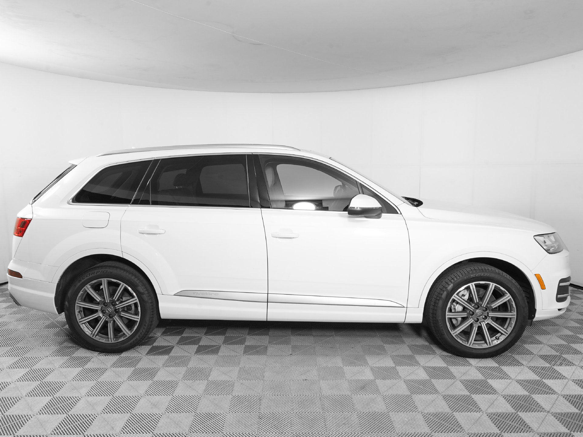 Used 2017 Audi Q7 3.0T Premium Plus AWD/4WD image 4