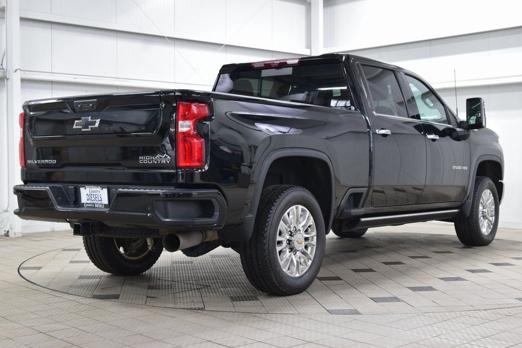 Used 2023 Chevrolet Silverado 2500 High Country w/ Z71 Off-Road Package image 7