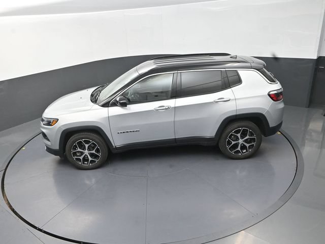 Used 2024 Jeep Compass Limited AWD/4WD image 15