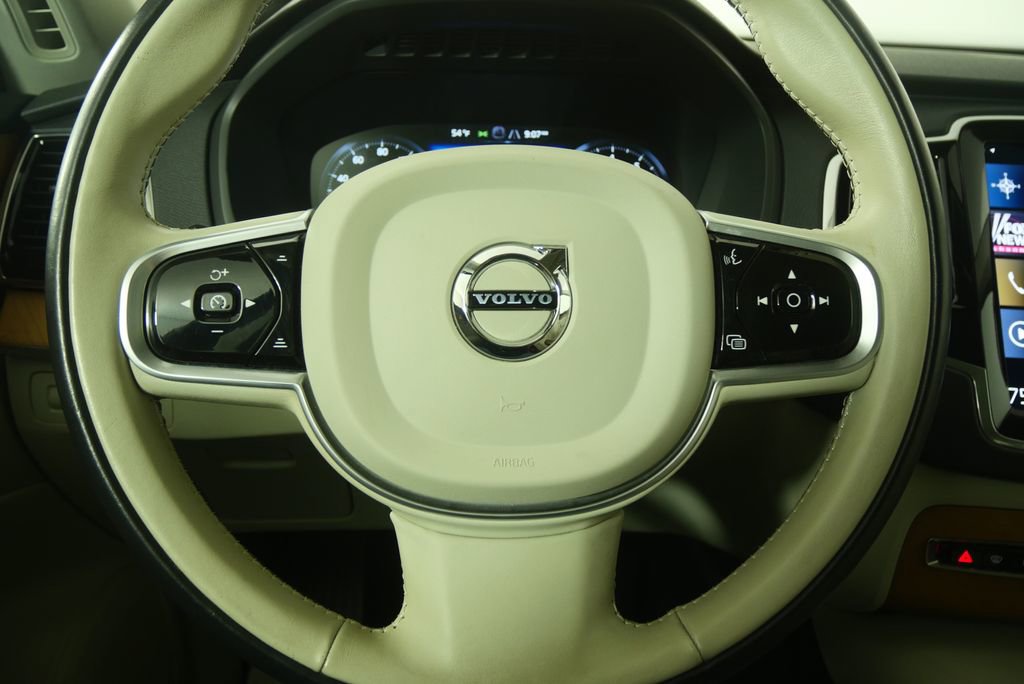 Used 2022 Volvo XC90 T6 Momentum w/ Advanced Package image 19