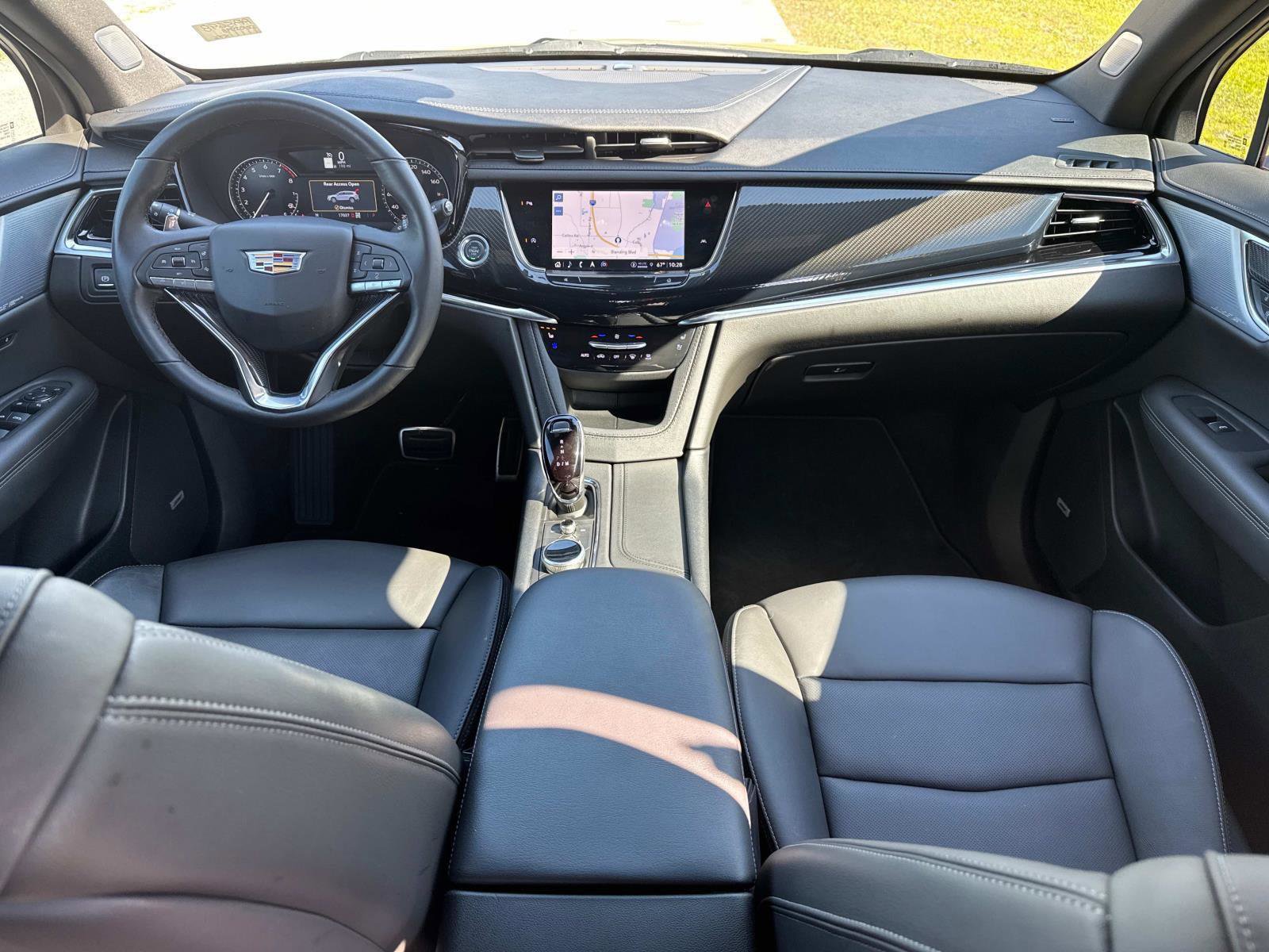 Used 2025 Cadillac XT6 Sport image 27