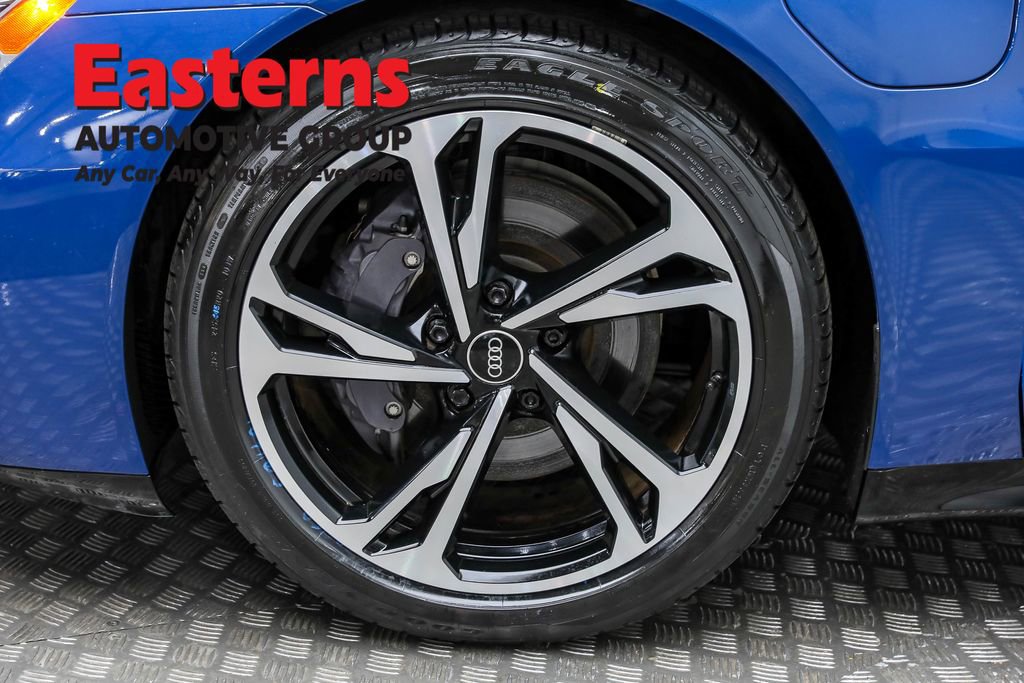 Used 2022 Audi e-tron GT Premium Plus w/ Performance Package image 34