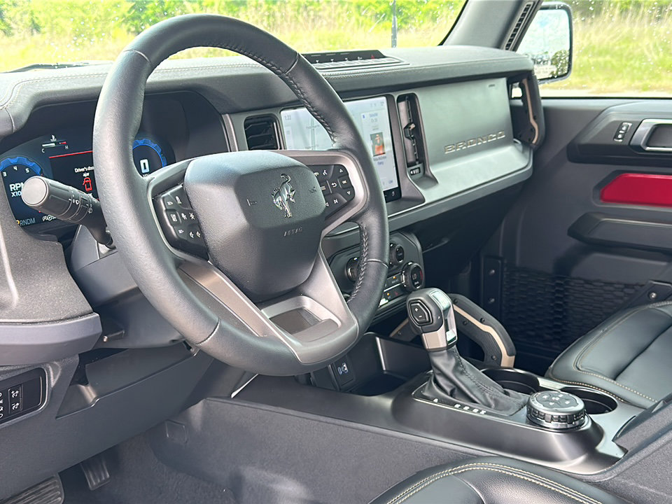 Used 2025 Ford Bronco Badlands image 12