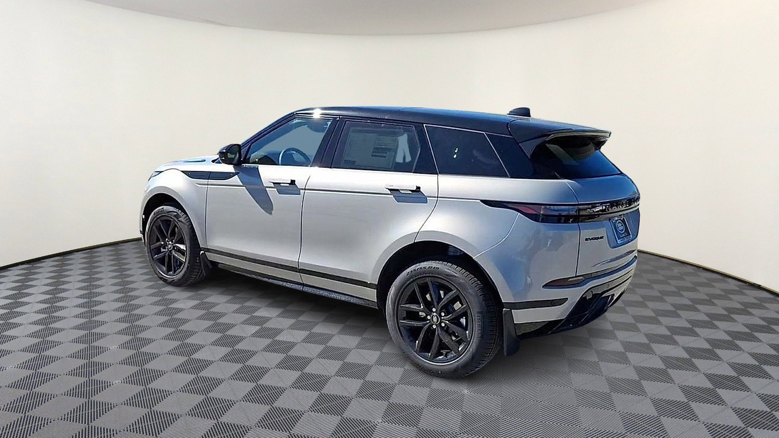 Certified 2025 Land Rover Range Rover Evoque Dynamic SE image 6