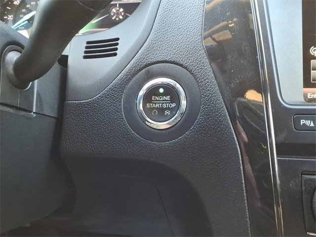 Used 2016 Ford Explorer XLT w/ Equipment Group 202A image 24