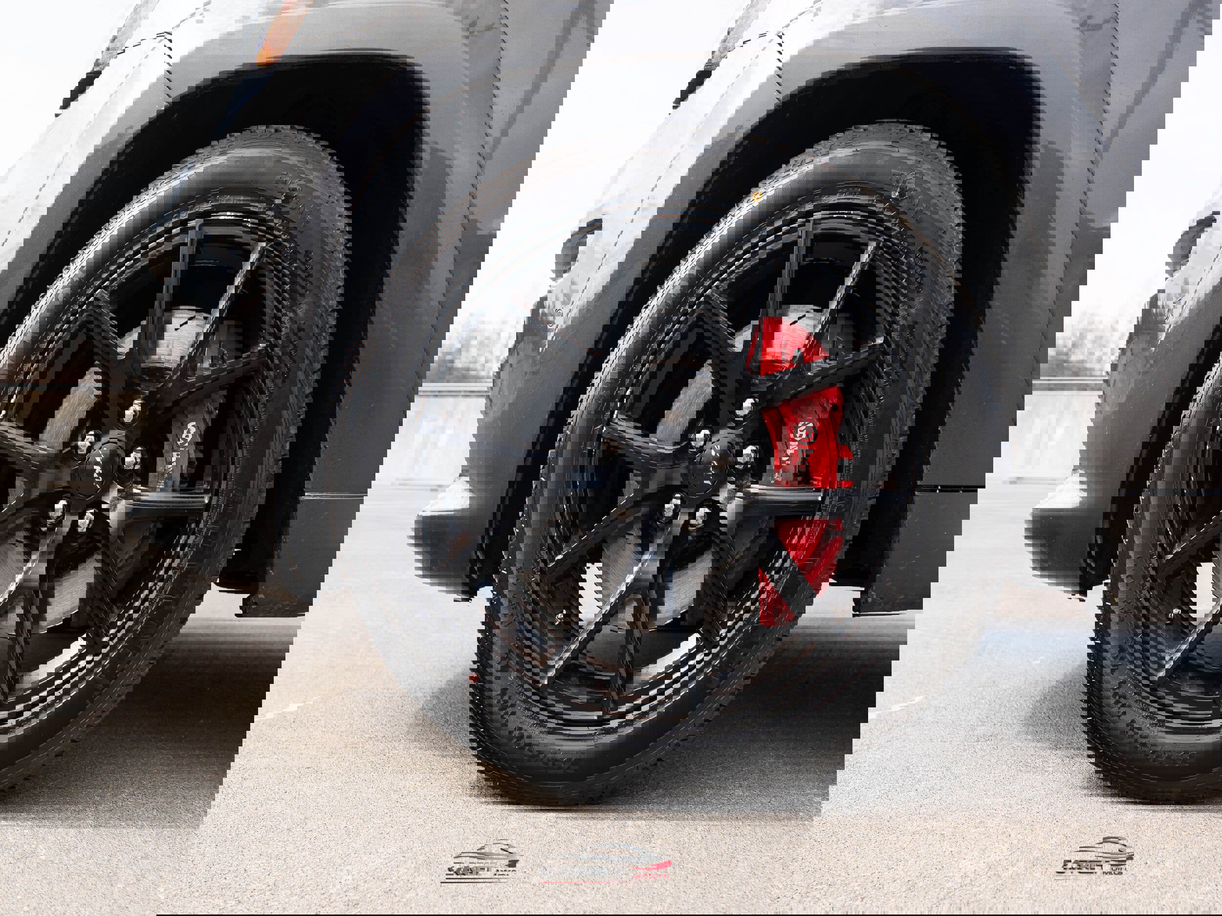 Used 2016 Jeep Grand Cherokee SRT image 10