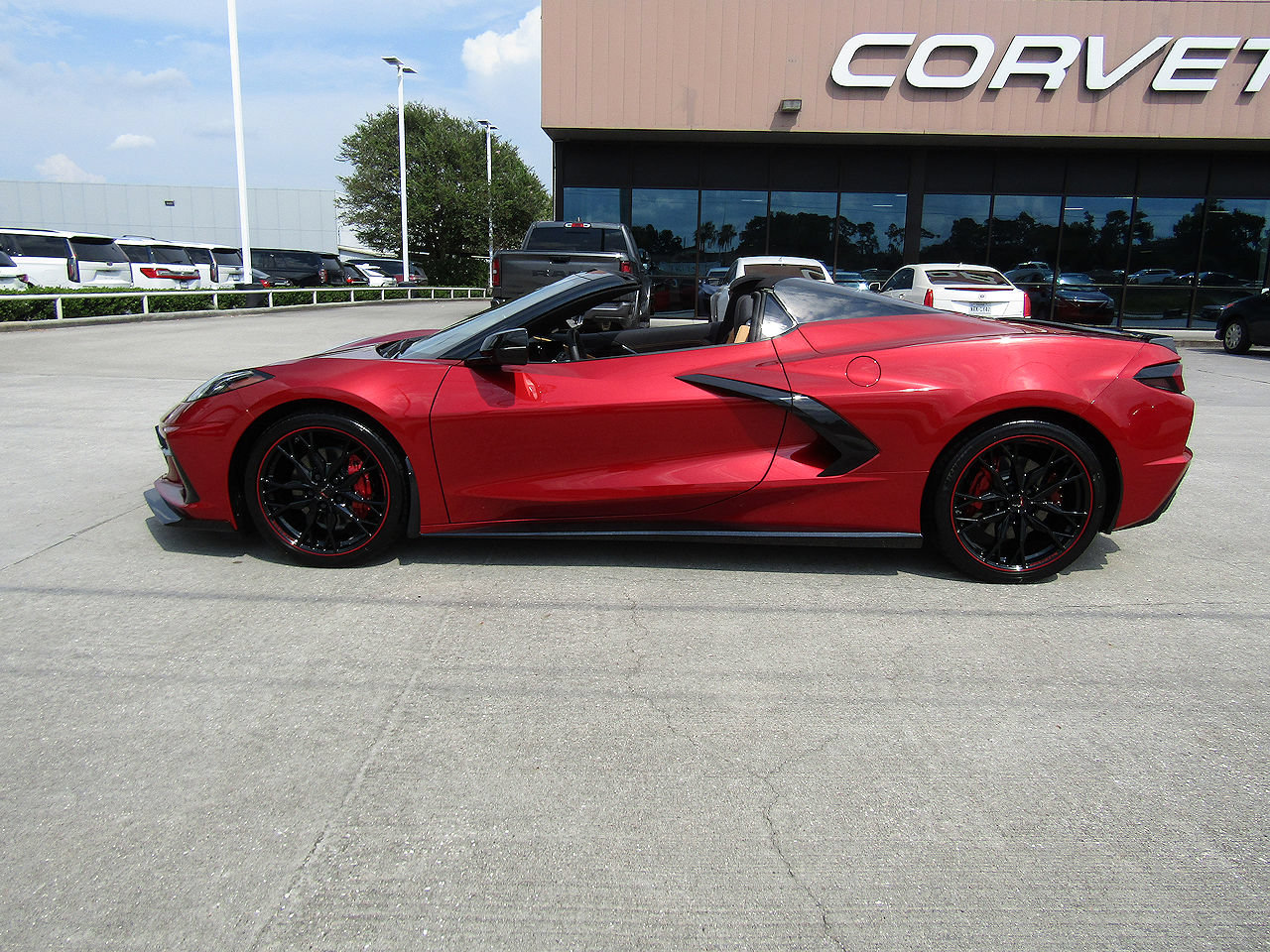Used 2024 Chevrolet Corvette Stingray Preferred Conv w/ Stealth Interior Trim Package RWD image 8
