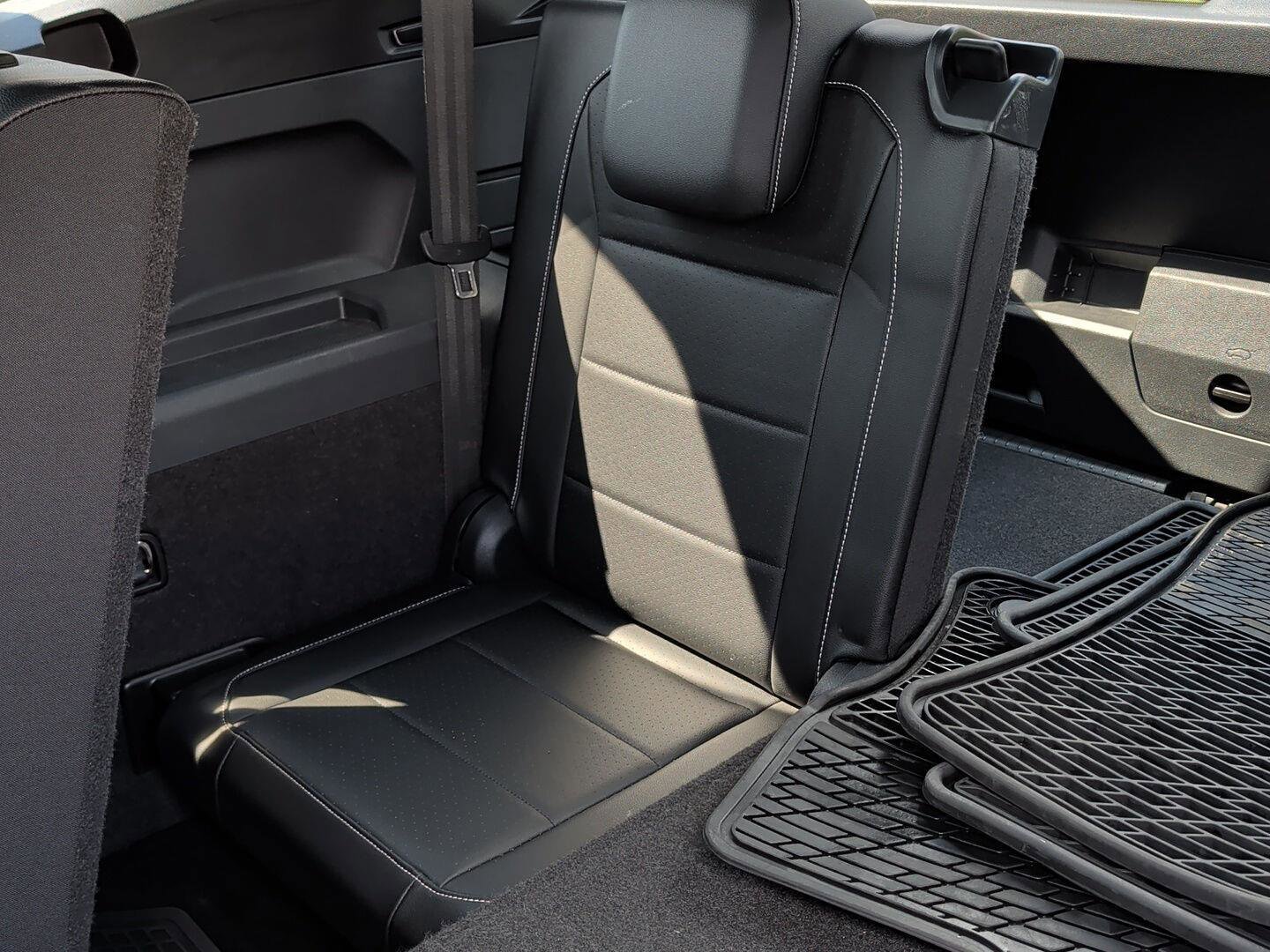 Used 2021 Volkswagen Tiguan SE R-Line image 24