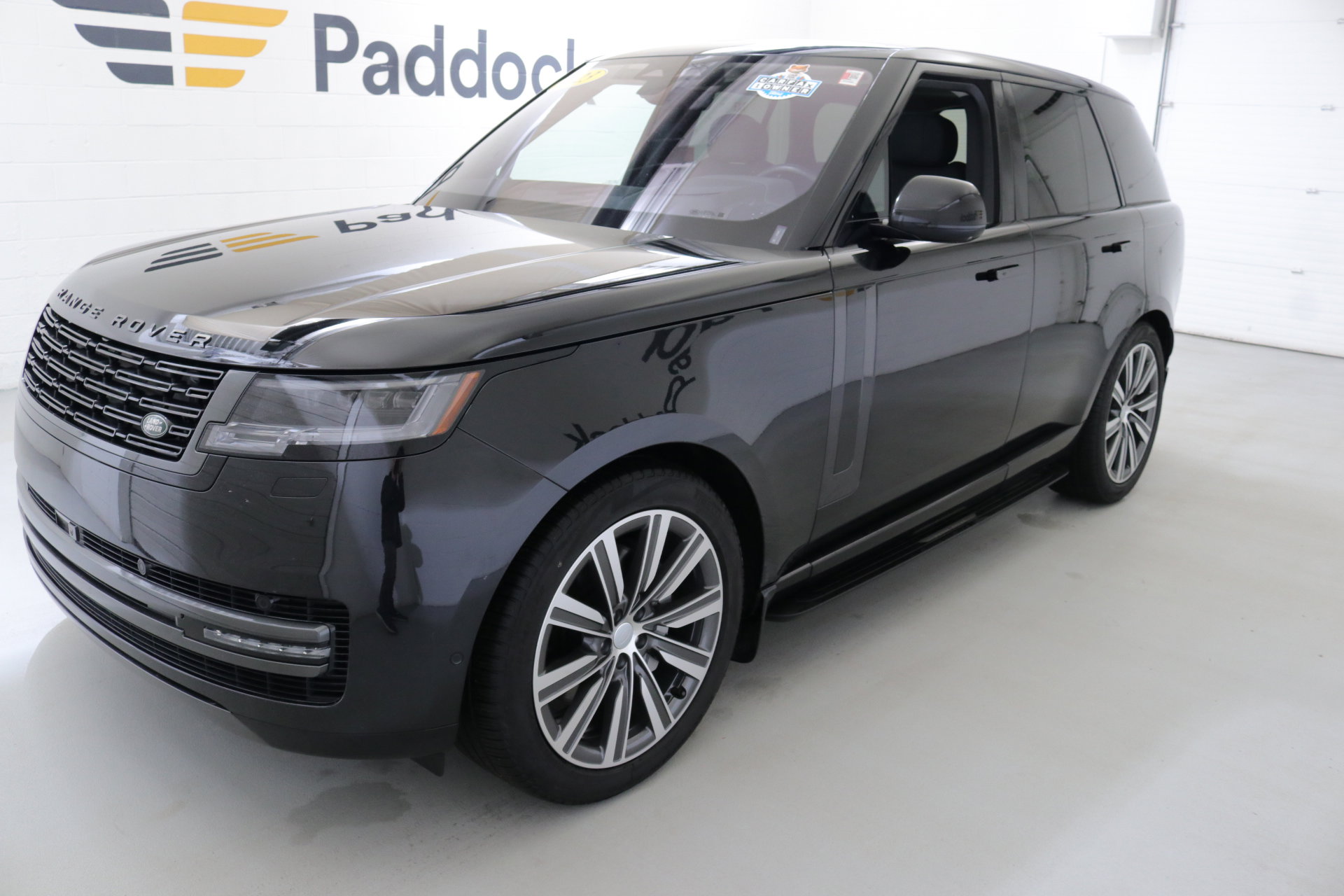 Used 2023 Land Rover Range Rover SE image 3