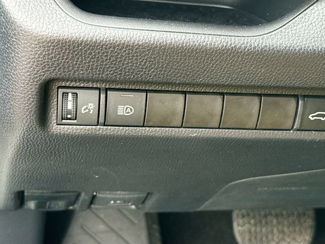 Used 2023 Toyota RAV4 XLE Premium FWD image 10