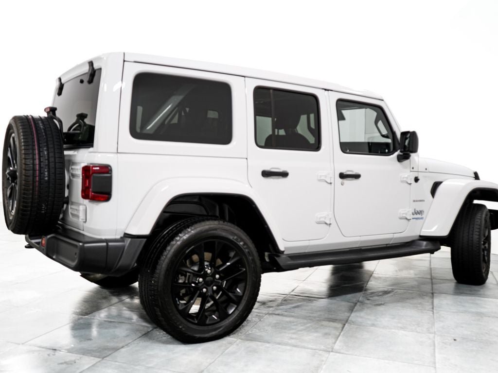 Used 2021 Jeep Wrangler Unlimited Sahara w/ Cold Weather Group AWD/4WD image 7