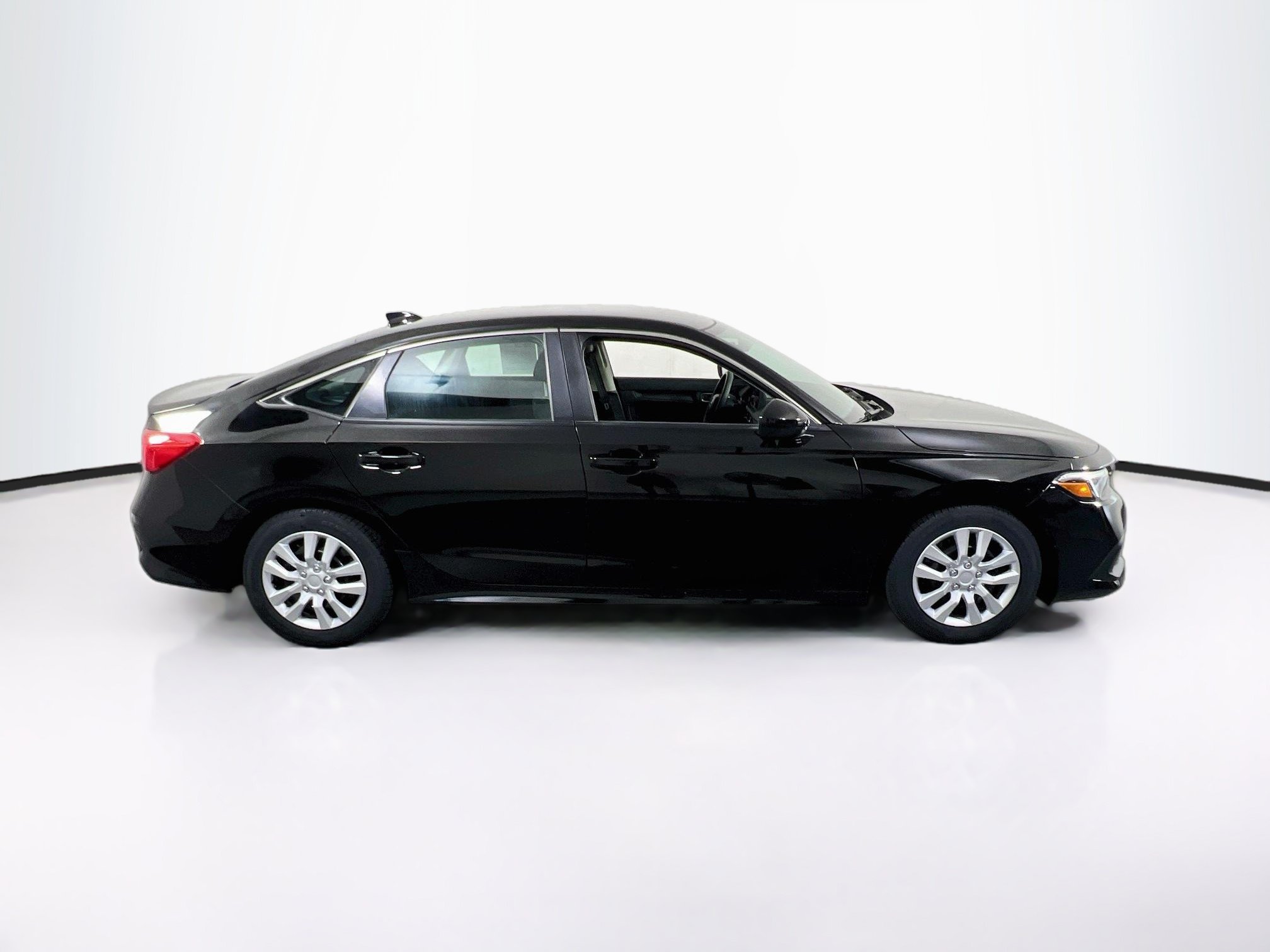 Used 2023 Honda Civic LX image 4