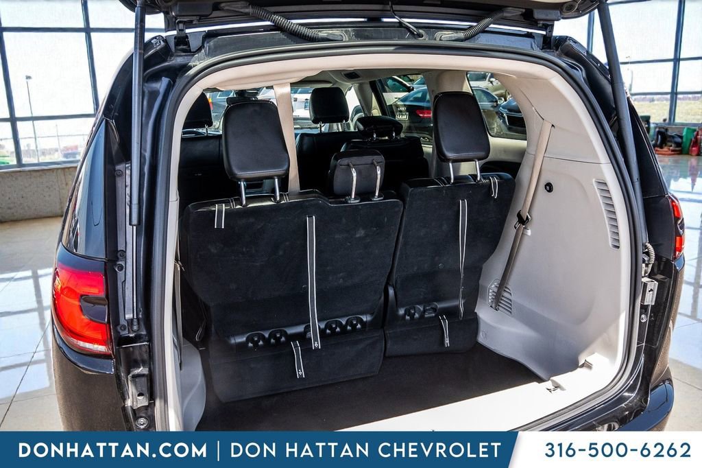 Used 2024 Chrysler Pacifica Touring-L image 27
