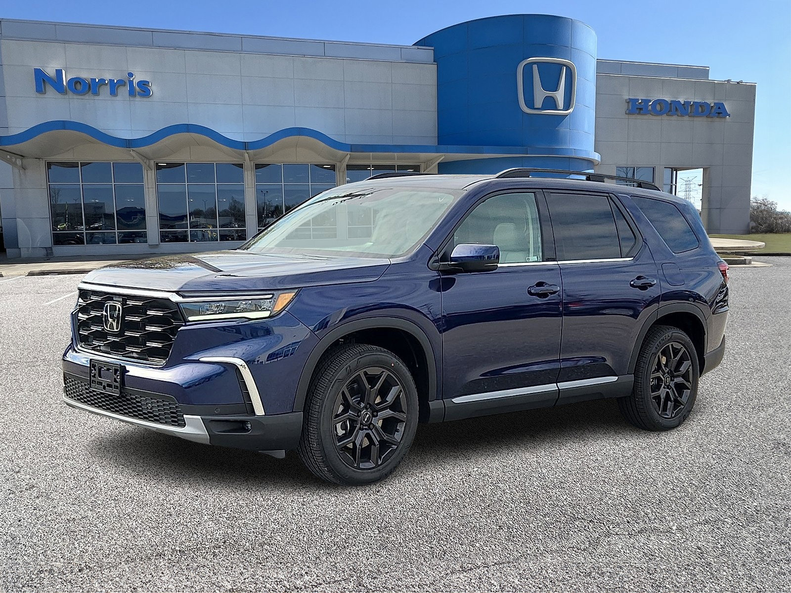 New 2025 Honda Pilot Touring image 2