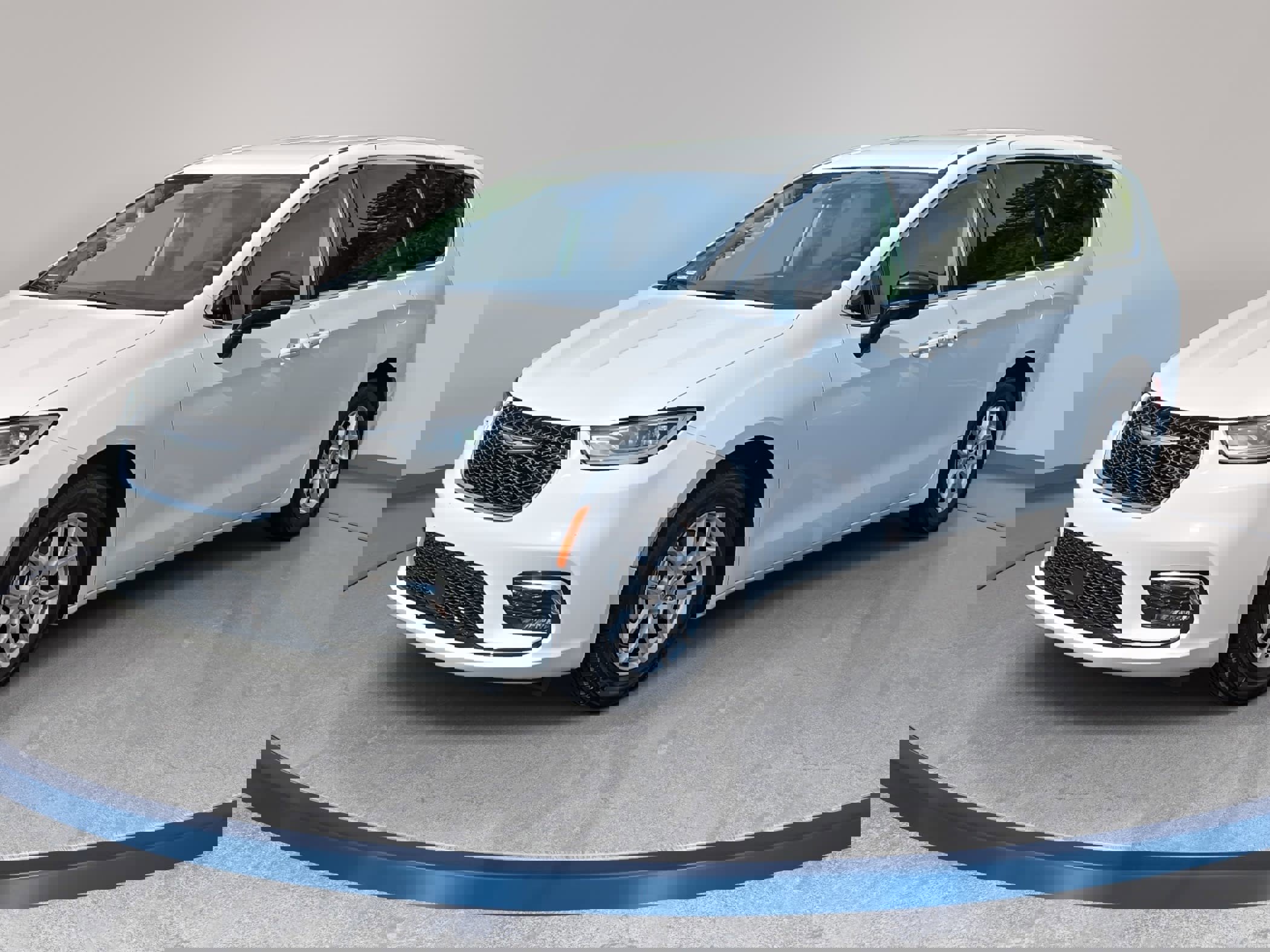 Used 2024 Chrysler Pacifica Touring-L image 1