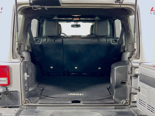 Used 2014 Jeep Wrangler Unlimited Rubicon image 23