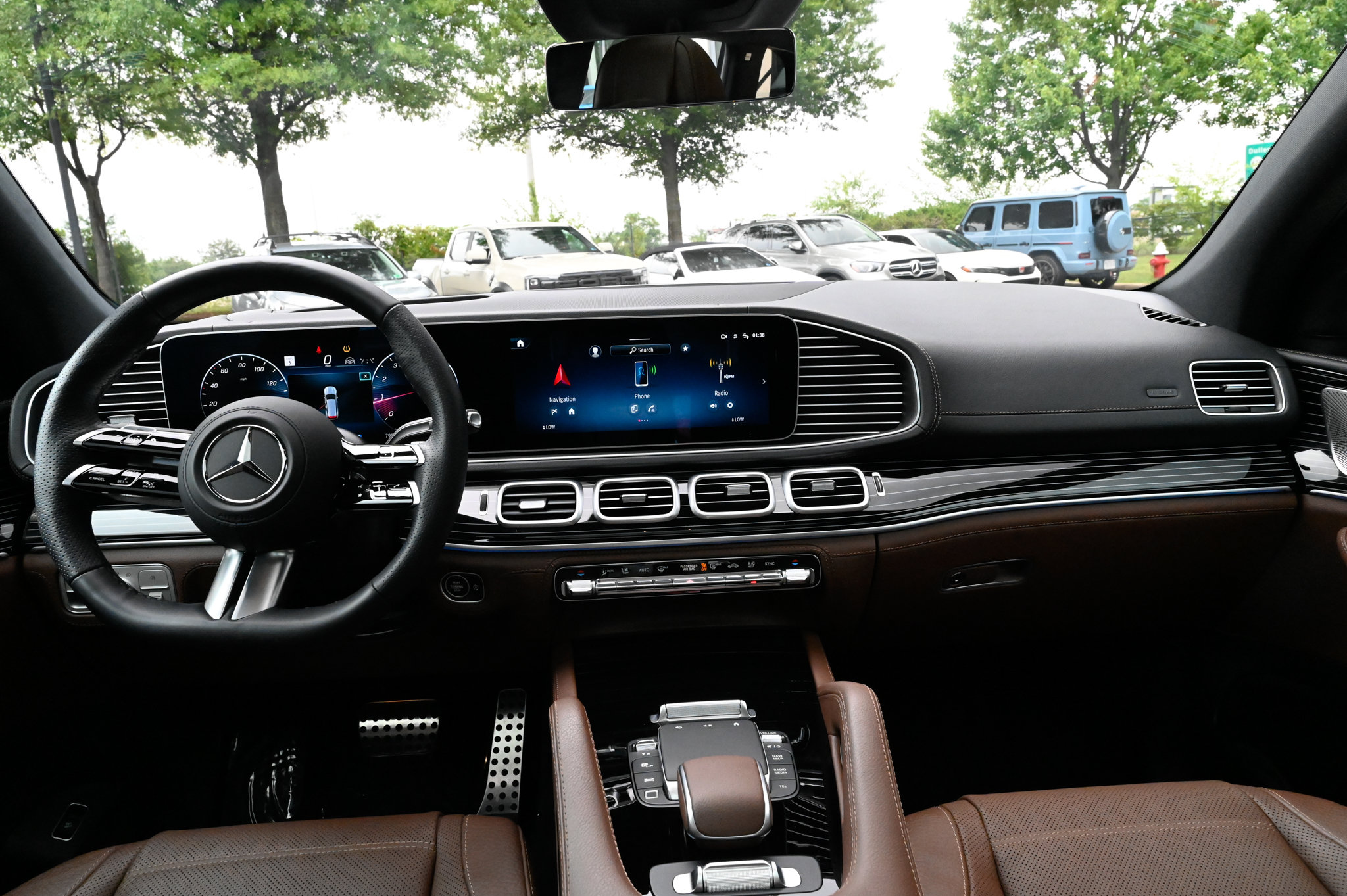 Used 2025 Mercedes-Benz GLS 580 4MATIC image 42