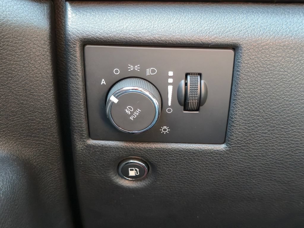 Used 2015 Jeep Grand Cherokee Laredo w/ Quick Order Package 23E AWD/4WD image 16