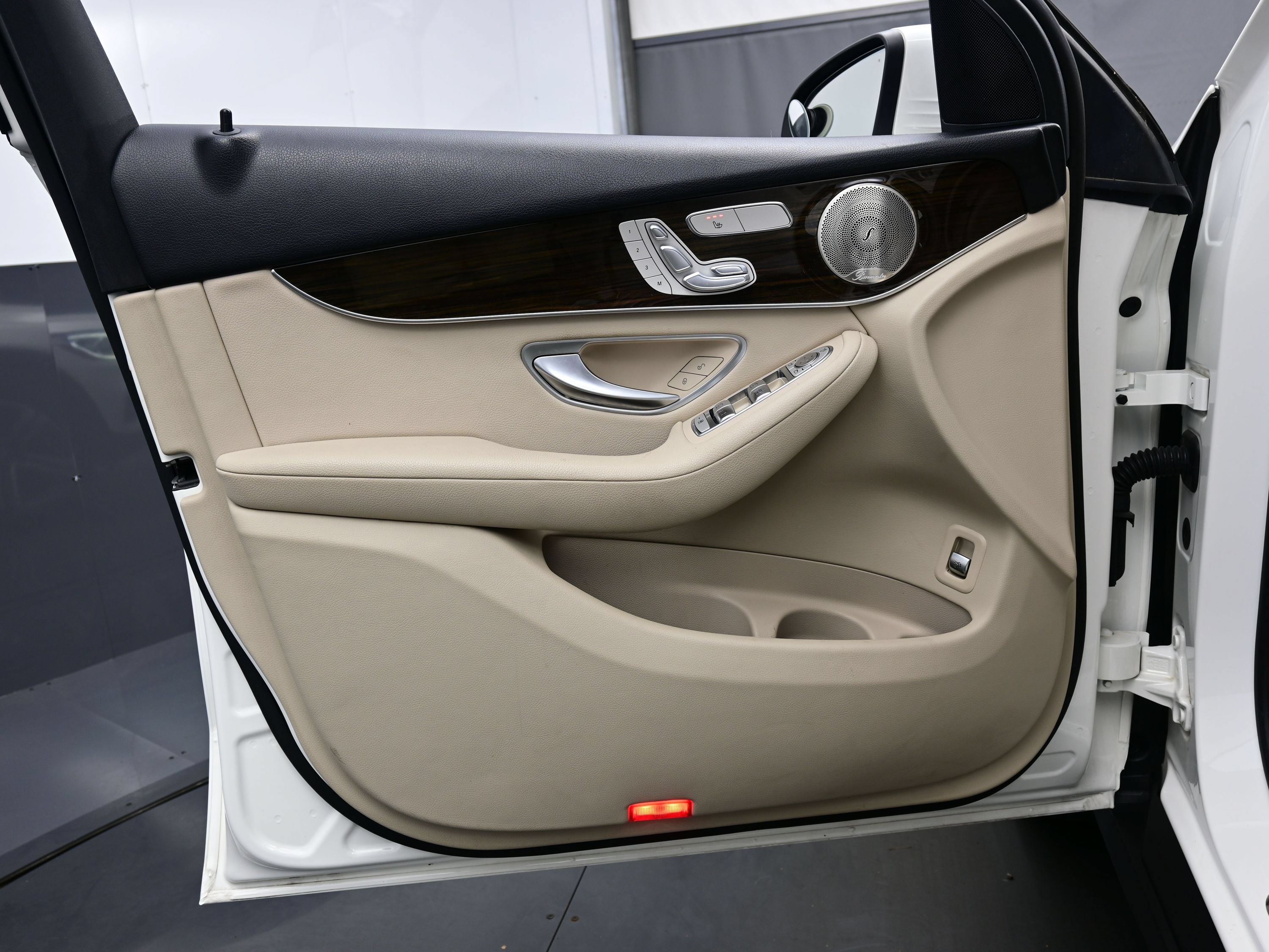 Used 2021 Mercedes-Benz GLC 300 image 10