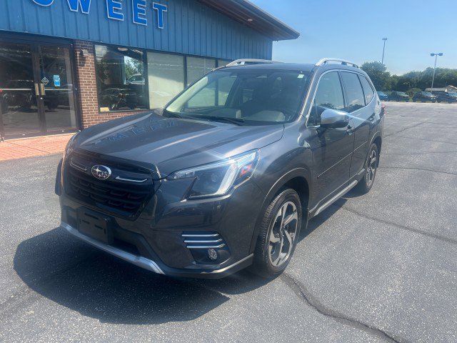 Used 2022 Subaru Forester Touring image 2
