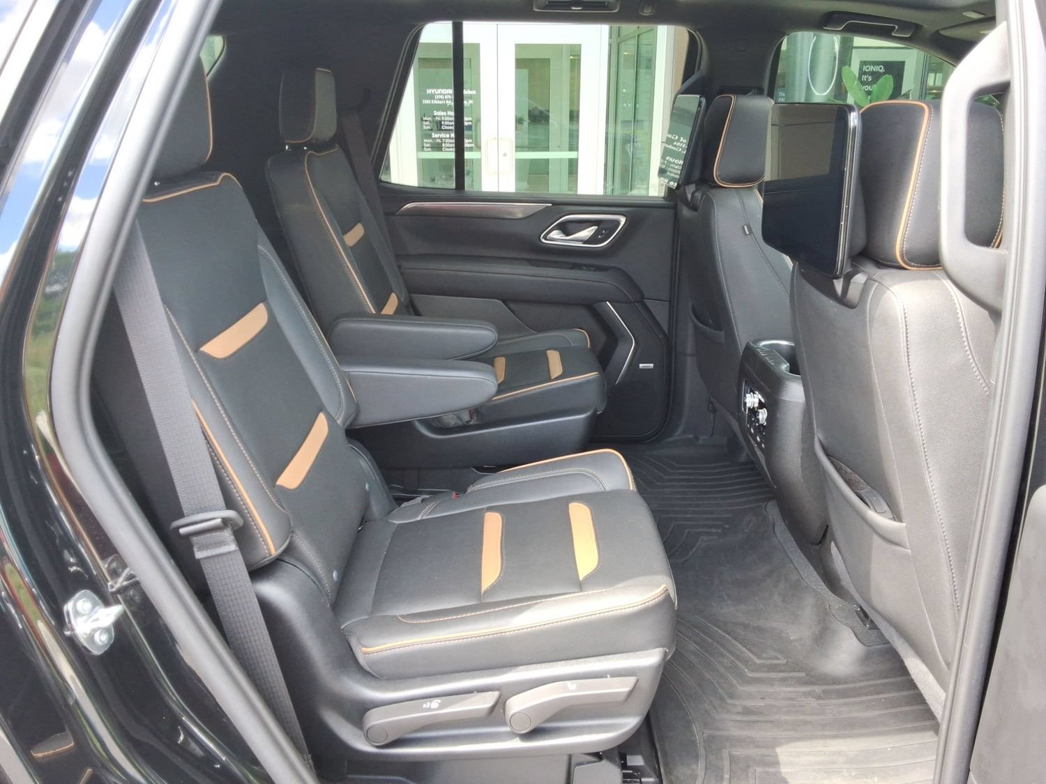 Used 2023 GMC Yukon AT4 w/ AT4 Premium Package AWD/4WD image 35