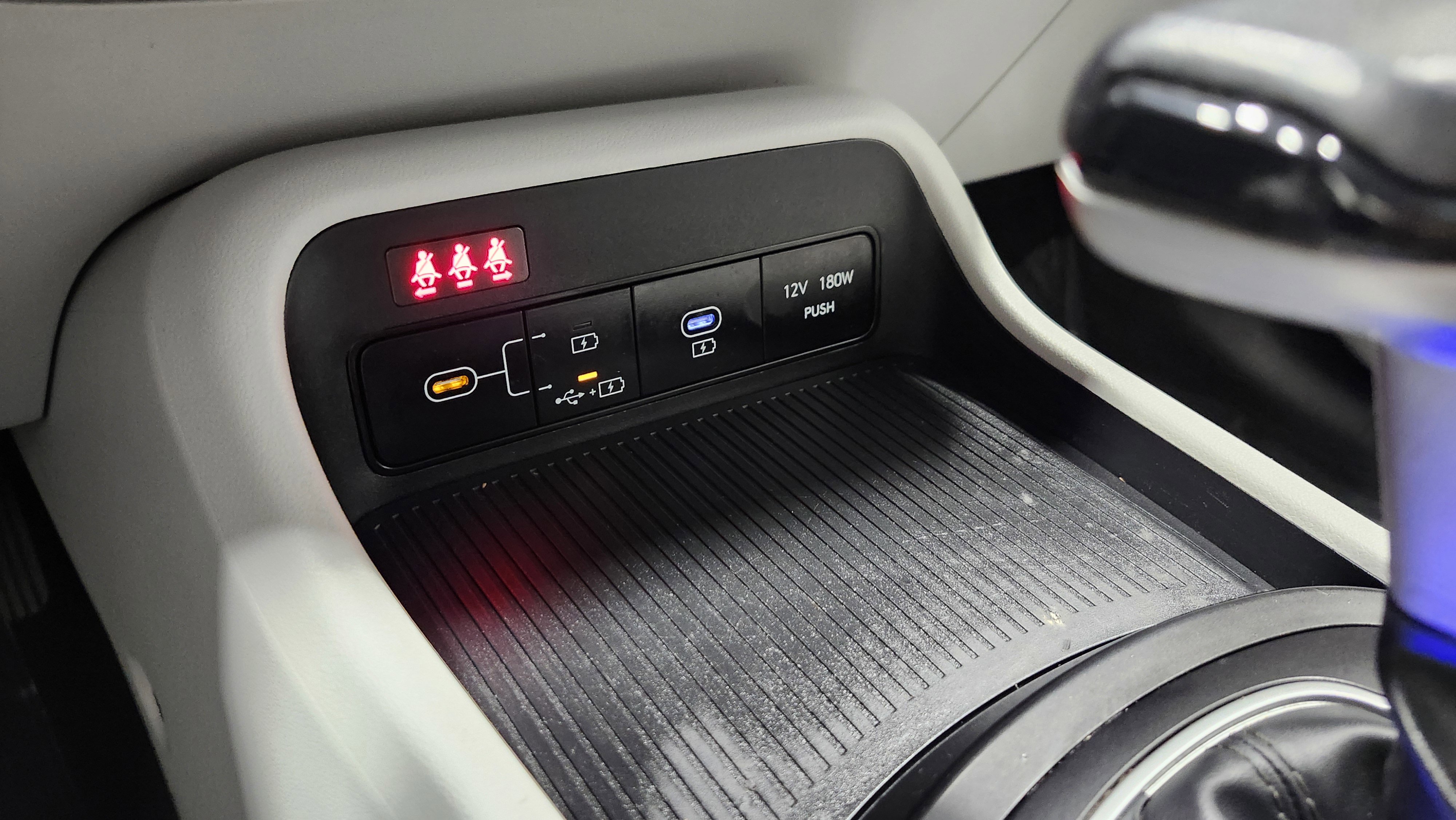 Used 2024 Hyundai Kona SEL image 8