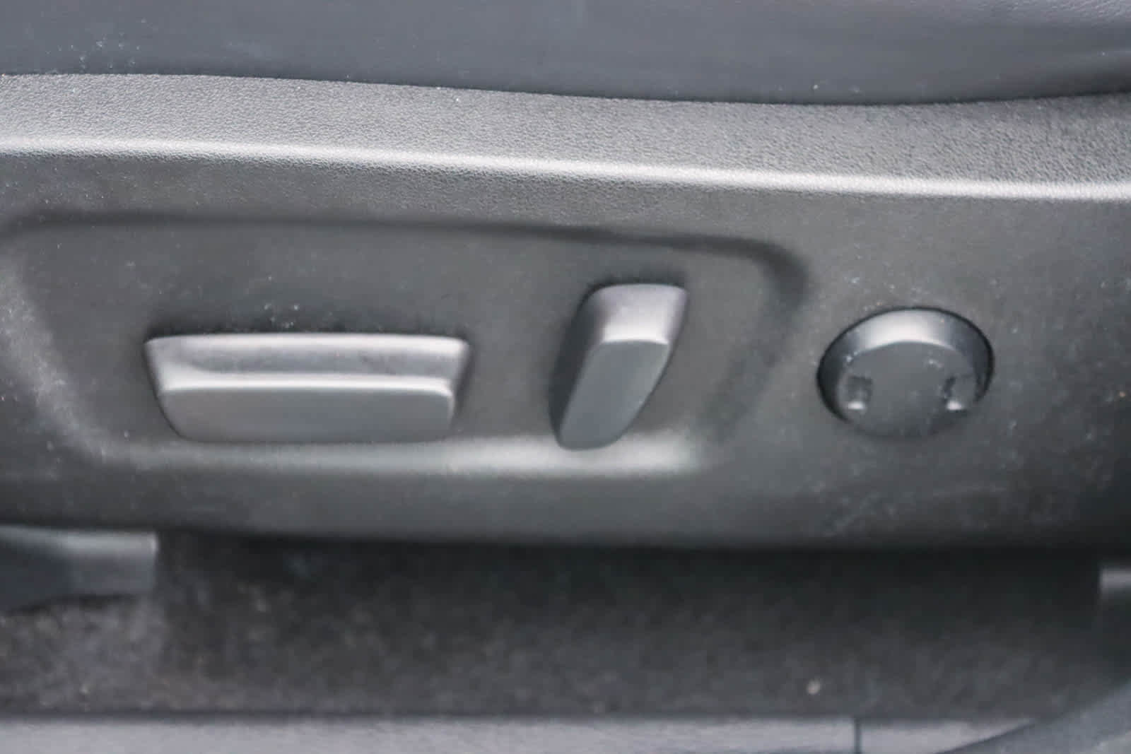 Used 2018 Toyota Highlander Limited image 21