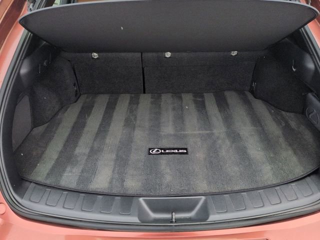 Used 2025 Lexus UX 300h AWD image 27