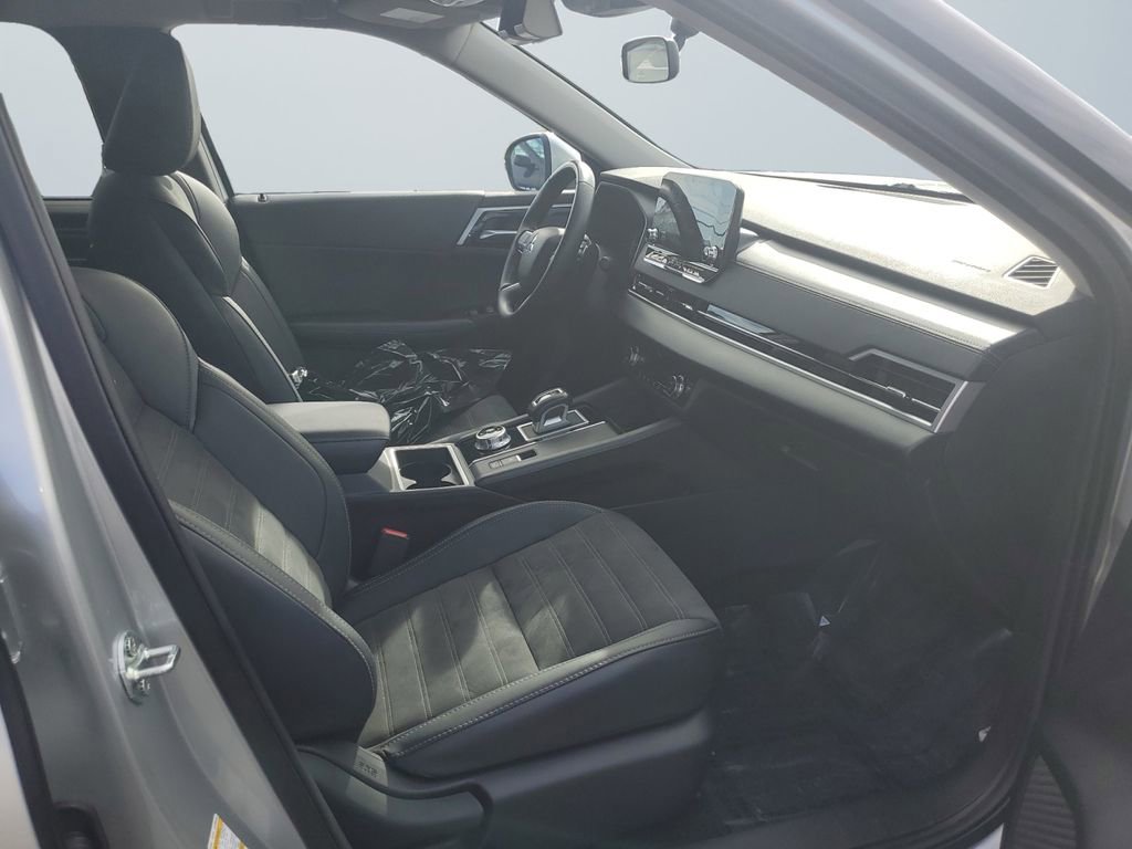 Used 2024 Mitsubishi Outlander SE image 15