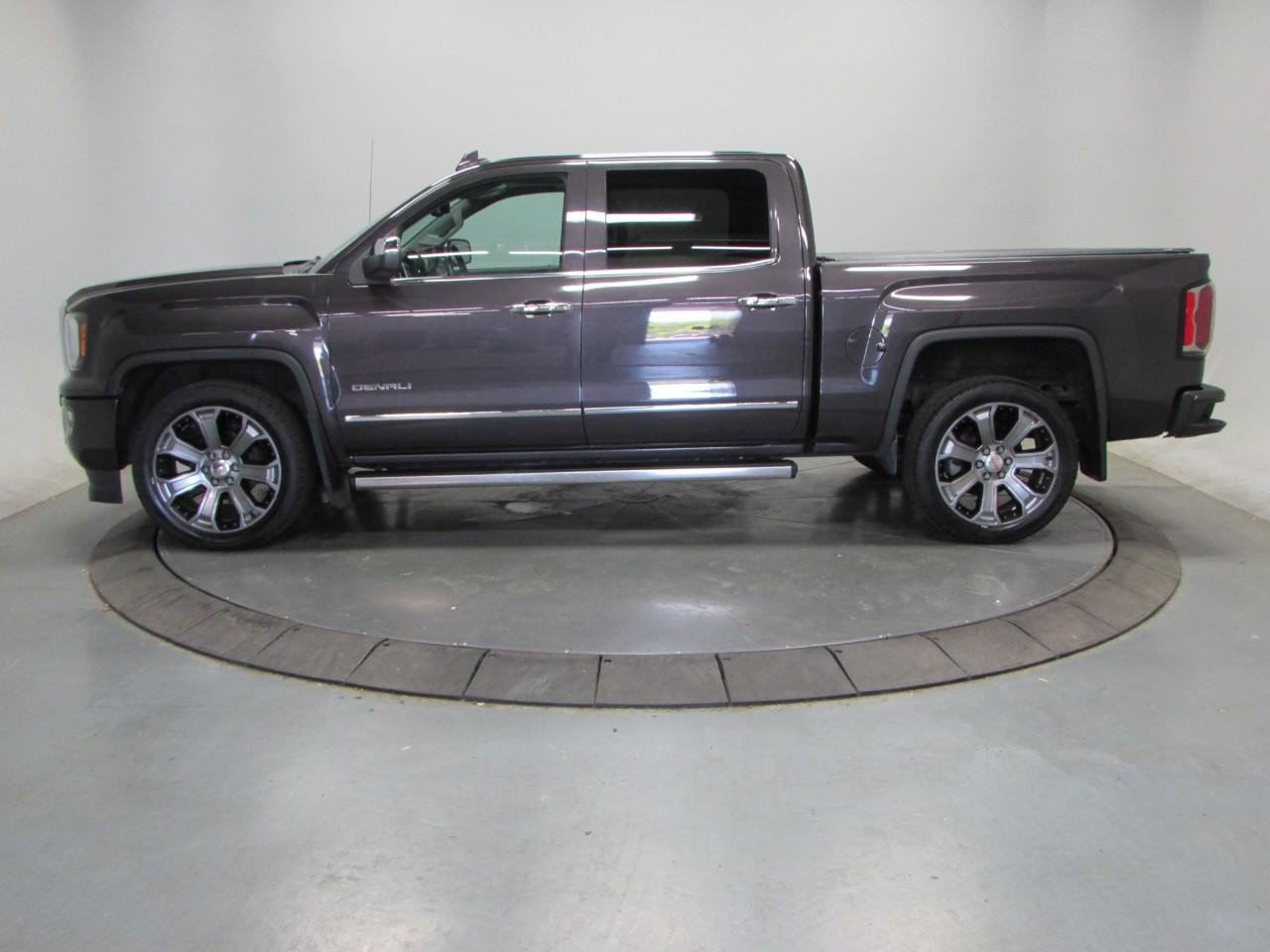 Used 2016 GMC Sierra 1500 Denali w/ Denali Ultimate Package AWD/4WD image 4