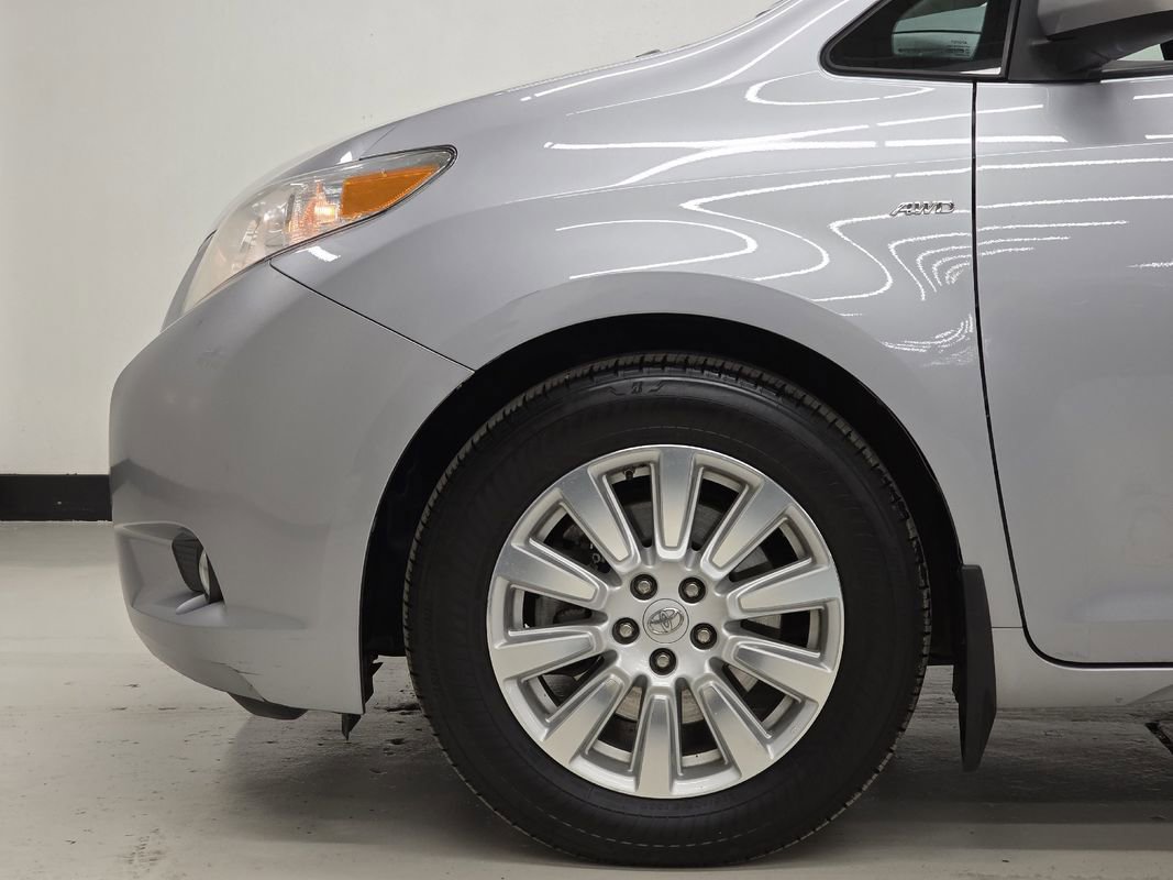 Used 2017 Toyota Sienna XLE Premium image 43