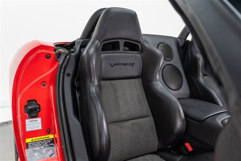 Used 2004 Dodge Viper SRT-10 RWD image 53