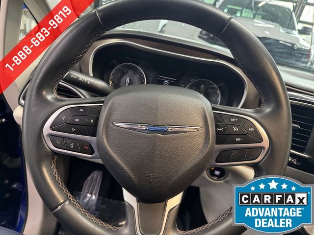 Used 2018 Chrysler Pacifica Touring-L w/ Tire & Wheel Group FWD image 20