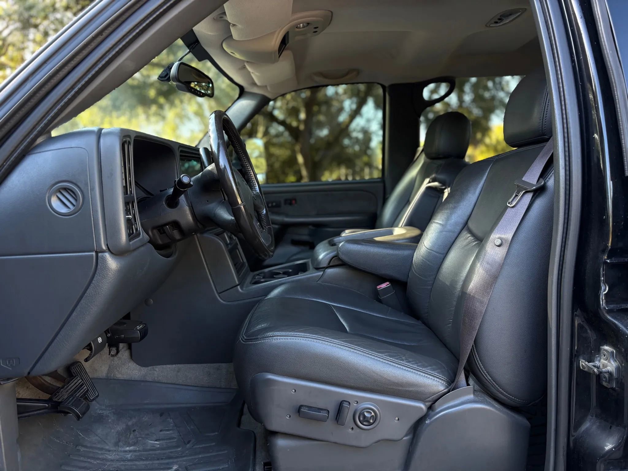 Used 2003 Chevrolet Silverado 3500 LT w/ Skid Plate Package image 26