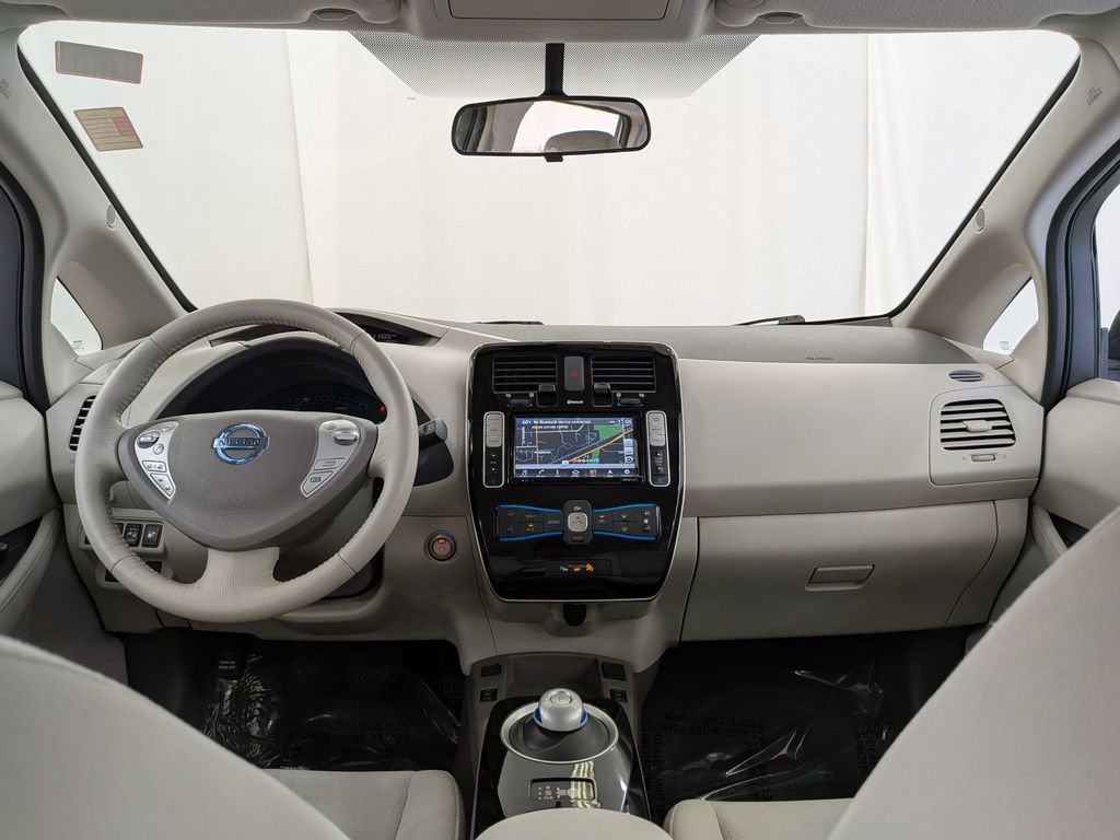 Used 2017 Nissan Leaf SV image 13