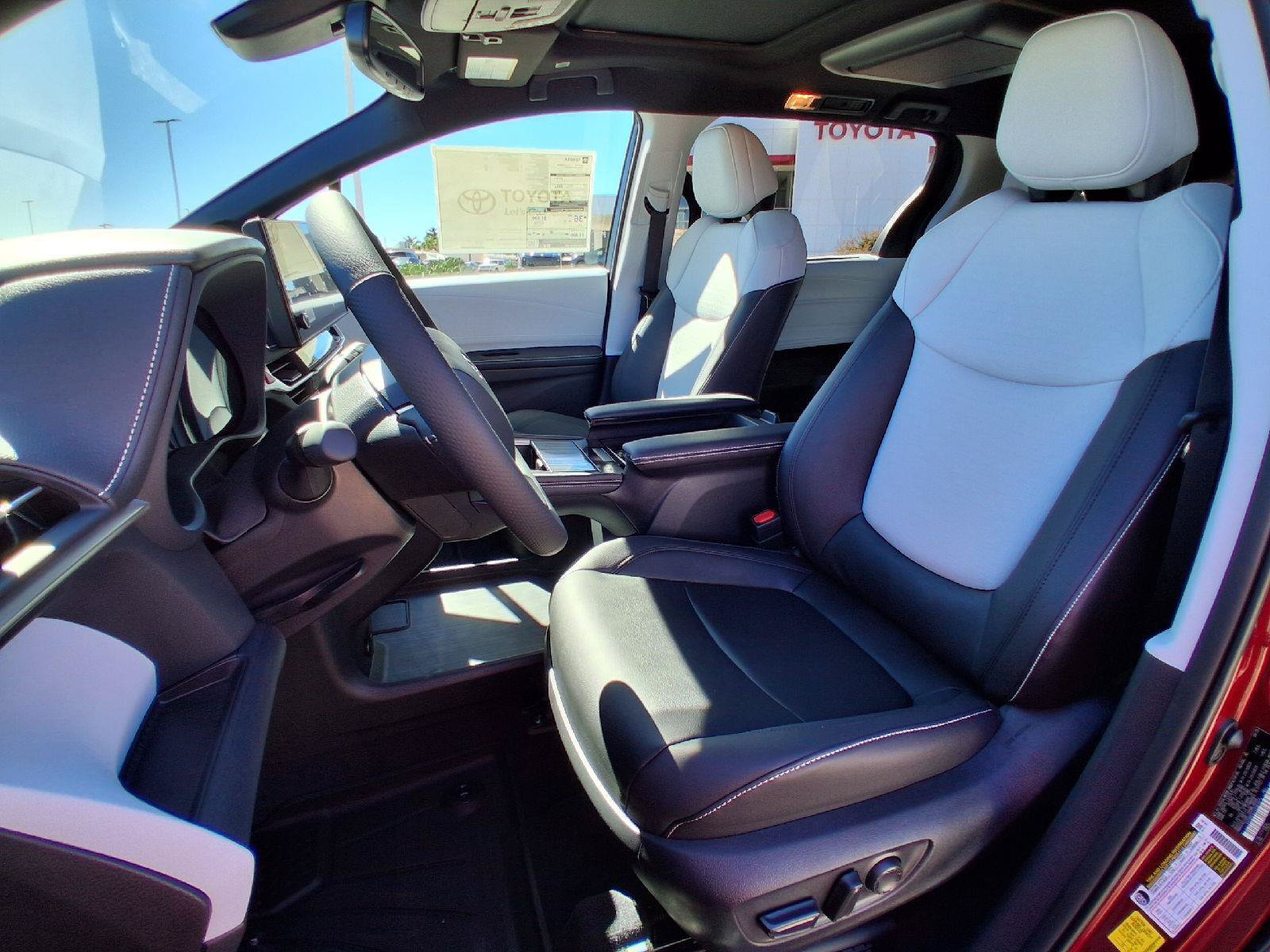 New 2026 Toyota Sienna XSE FWD image 10
