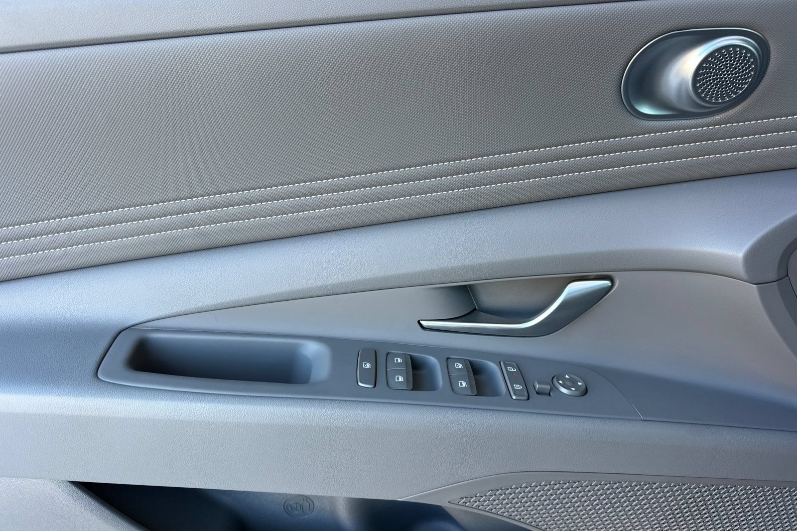 New 2026 Hyundai Elantra SEL Sport FWD image 10