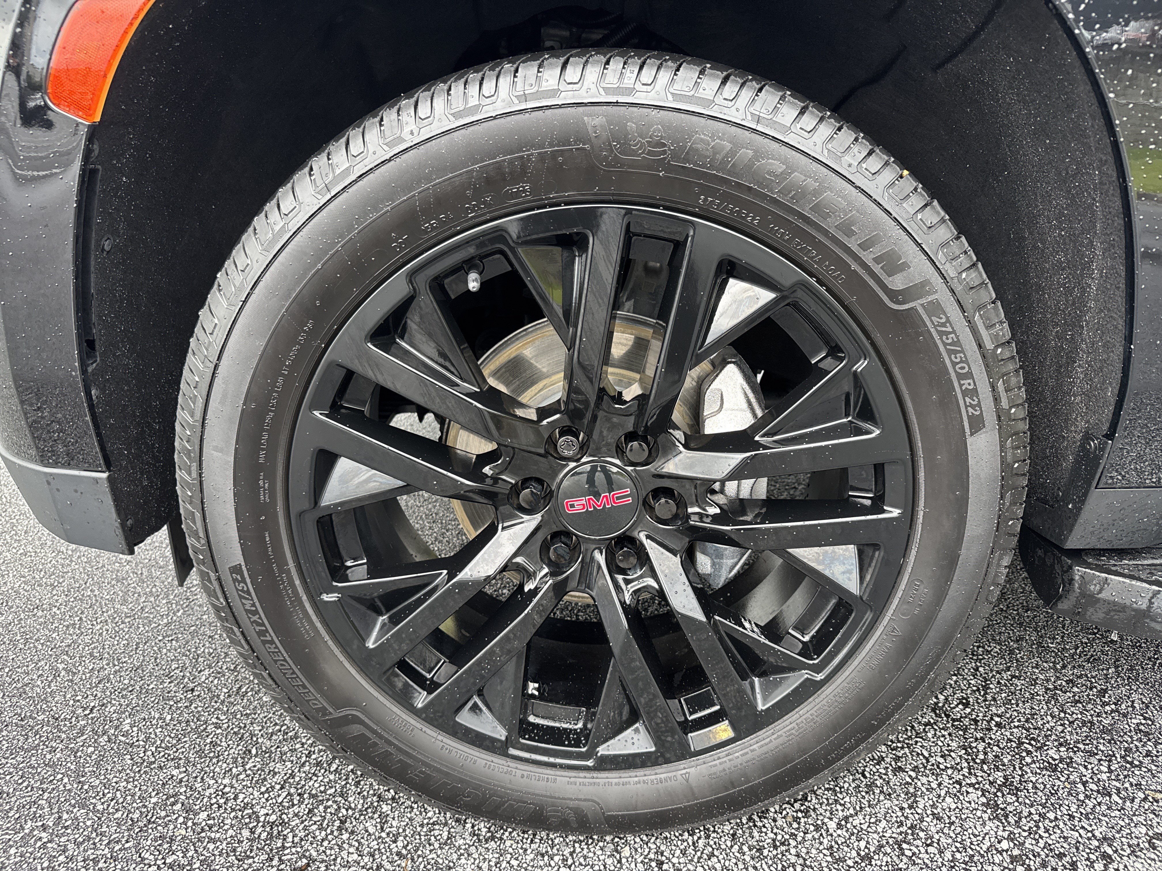 Used 2023 GMC Yukon SLT AWD/4WD image 13