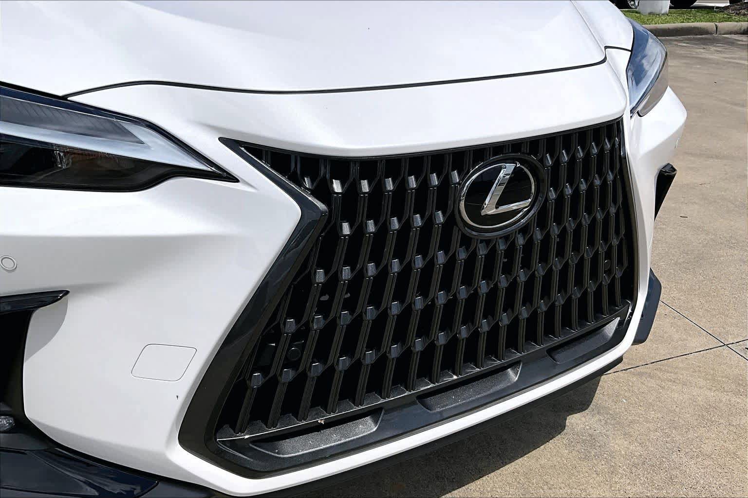 Used 2025 Lexus NX 250 FWD w/ Accessory Package (Z1) image 27