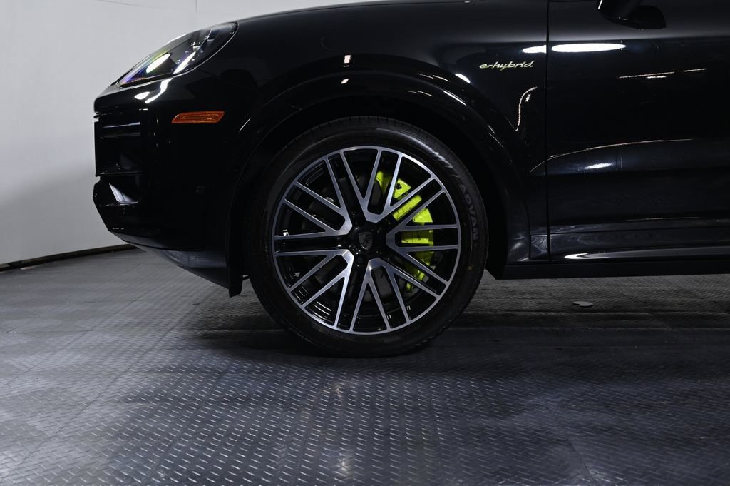 Certified 2026 Porsche Cayenne Turbo image 27
