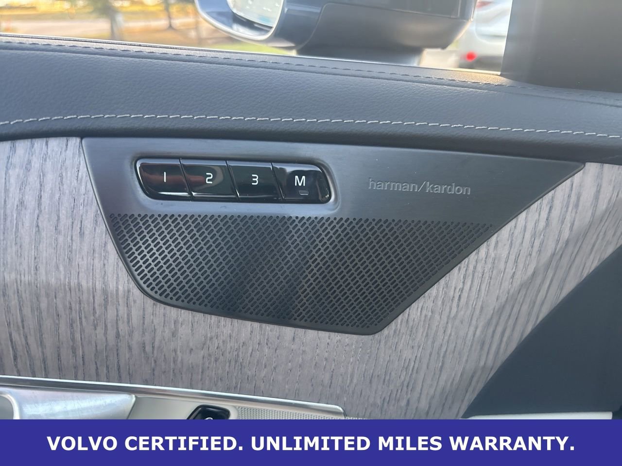 Certified 2024 Volvo XC90 T8 Ultimate w/ Protection Package Premier image 17