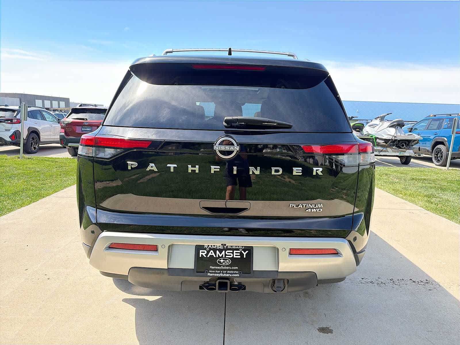 Used 2023 Nissan Pathfinder Platinum AWD/4WD image 5