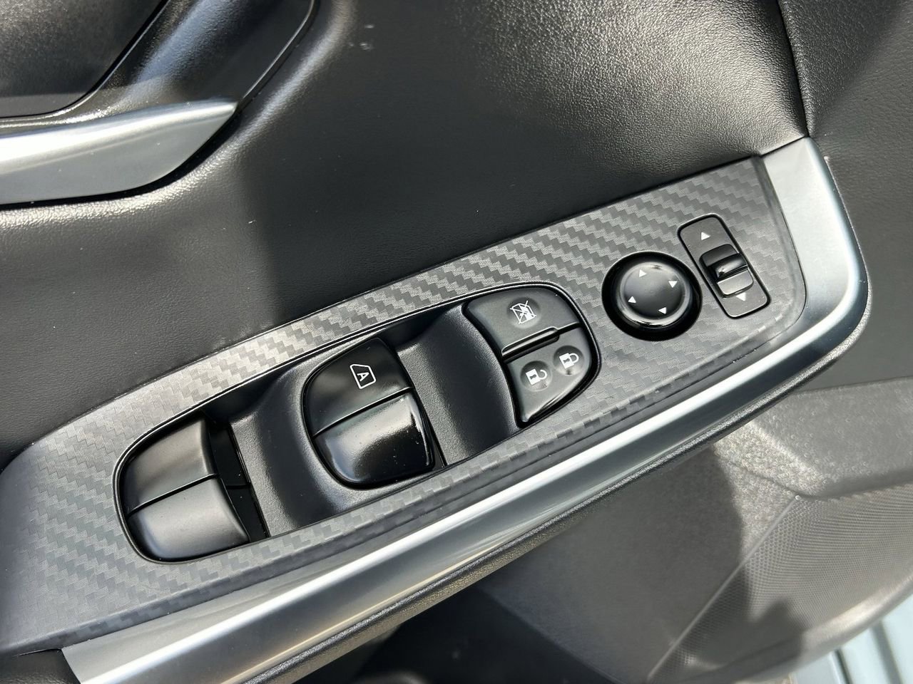 Certified 2025 Nissan Sentra SR image 29