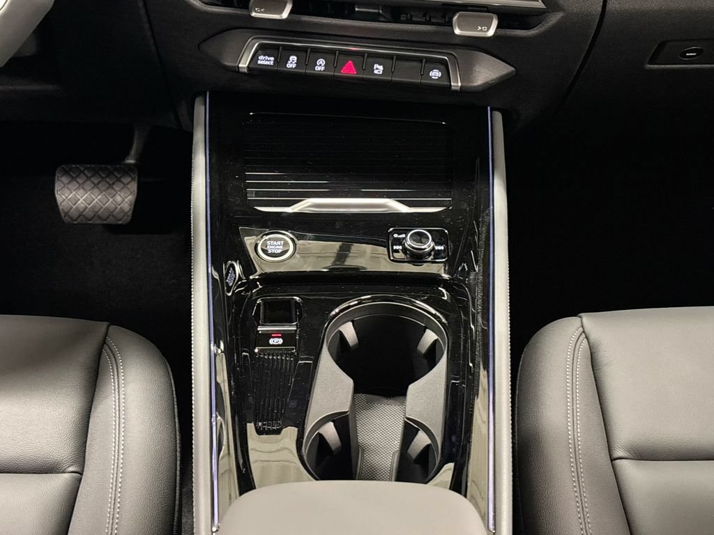 New 2026 Audi Q3 quattro 2.0T AWD/4WD image 13