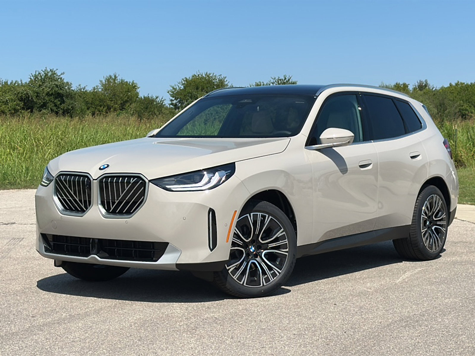 New 2026 BMW X3 xDrive30 w/ Premium Package image 2